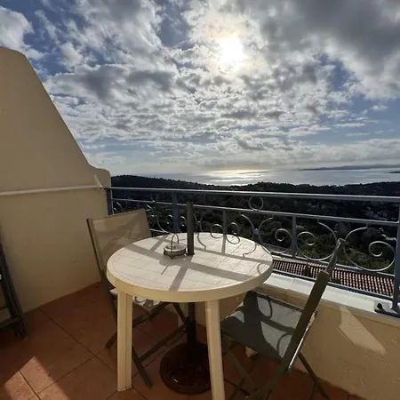With A Terrace And A Pool In Les Issambres *
