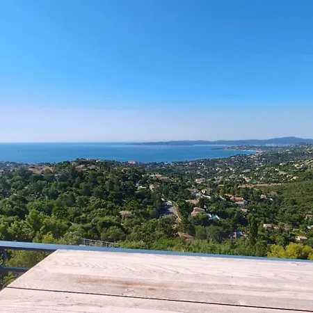 With A Terrace And A Pool In Les Issambres Appartement Roquebrune-sur Argens